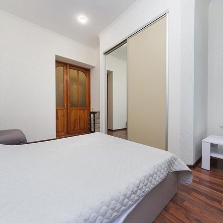 Apartment Zhukovskogo 17 오데사 외부 사진