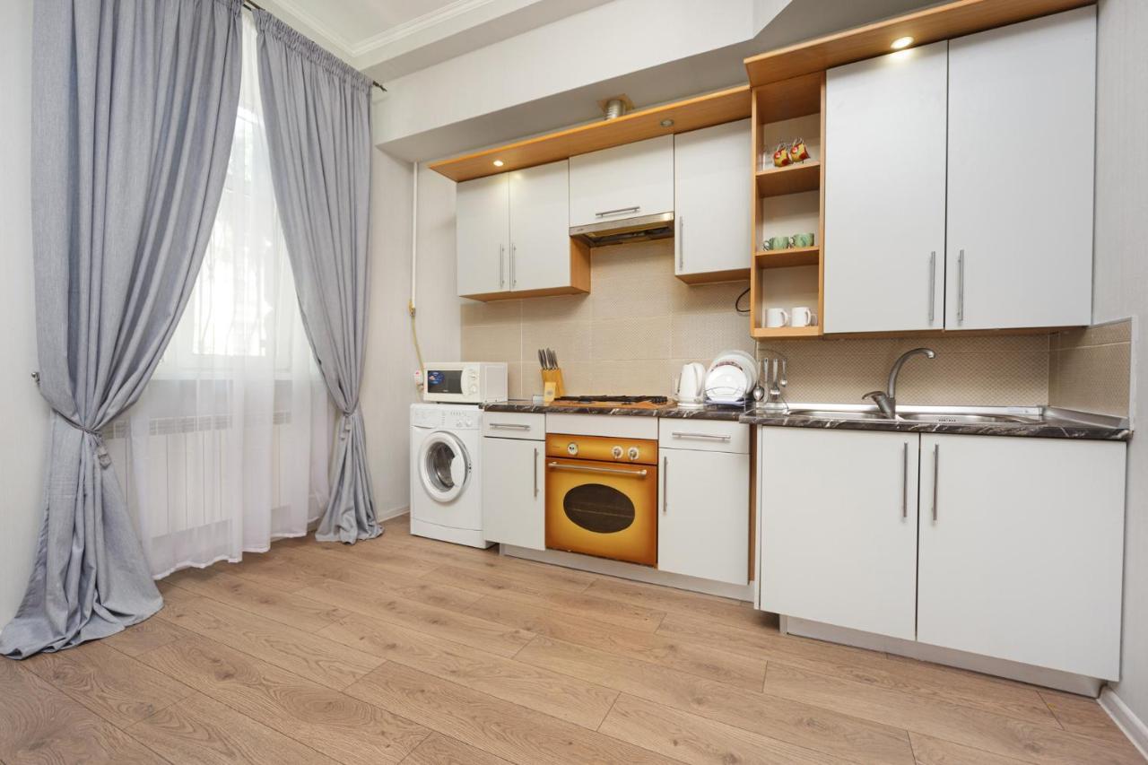Apartment Zhukovskogo 17 오데사 외부 사진