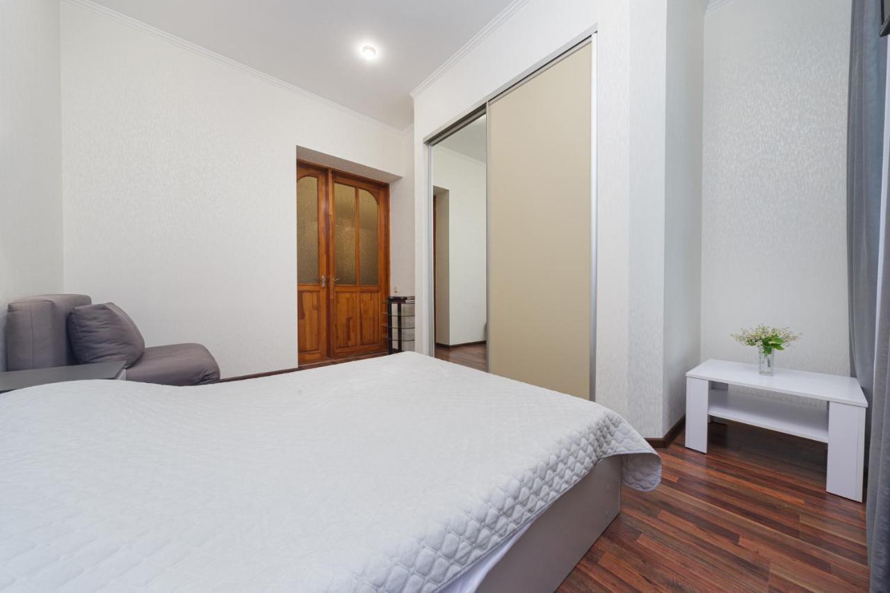 Apartment Zhukovskogo 17 오데사 외부 사진