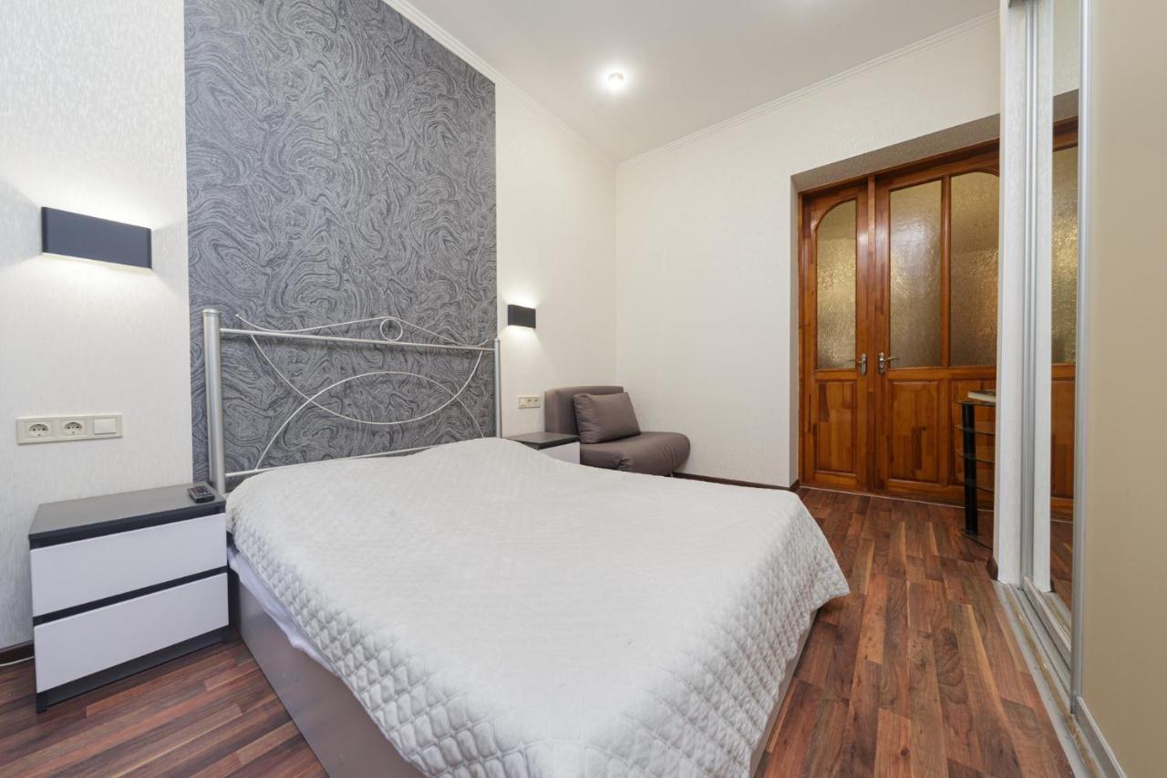 Apartment Zhukovskogo 17 오데사 외부 사진